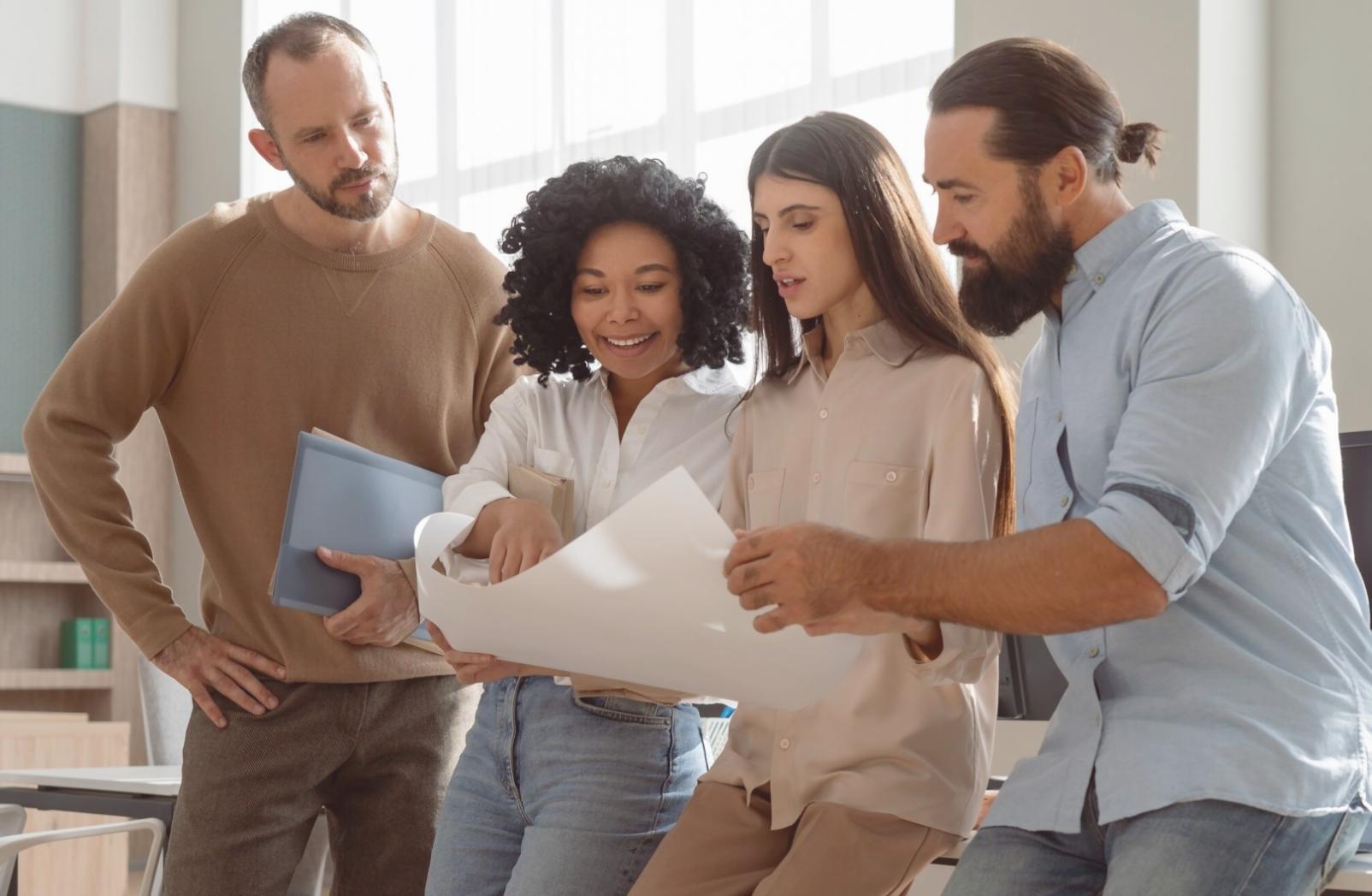 Franchise-Ausbildung in modernem Seminarraum mit Teilnehmern